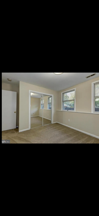 bedroom - House close to campus, lidl, cvs, mcdonald’s