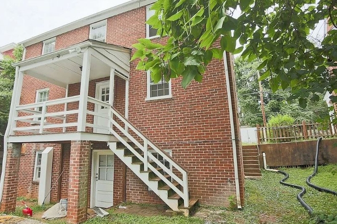 Exterior - All UTILITIES INCLUDED! Leasing By The Room:  Available NOW - Fall 2025 or Spring 2026 Terms House