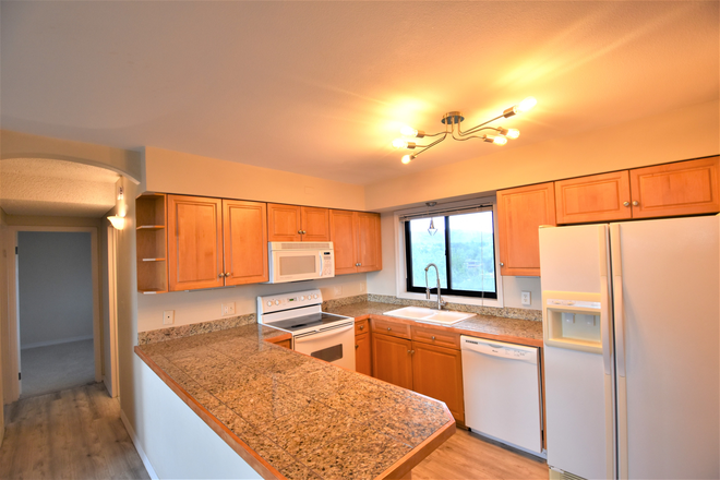 #1005 - 1850 Folsom #1005  (2BR/2BA) Condo