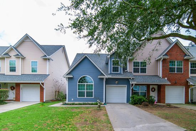 Exterior - CONVENIENT JAMES ISLAND LOCATION - 10 minutes to MUSC