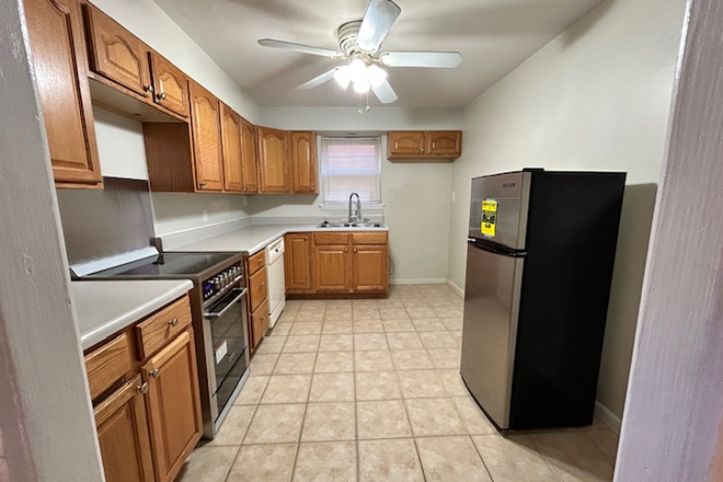 kitchen - Apartment , Less than 10 minutes from Washington University
