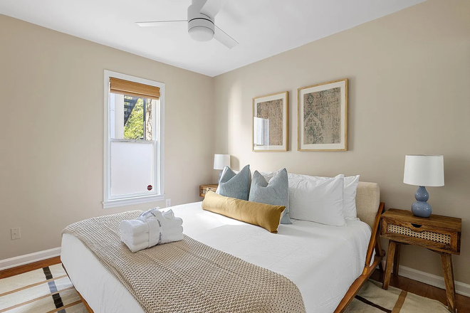 Bedroom 1 - Chic 2 Bedroom Apartment in Quiet Neighborhood Middle of Downtown