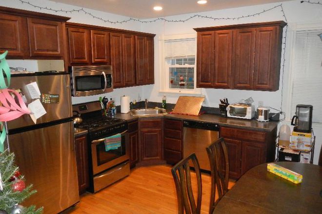 Image 803668 - Renovated Kitchen W/Deck & Central AC/Heat Nearby Brigham's Circle, Stop & Shop and T! * Apartments