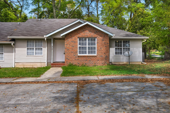 Street View - Renovated Duplex Walking Distance to Bragg Stadium Rental