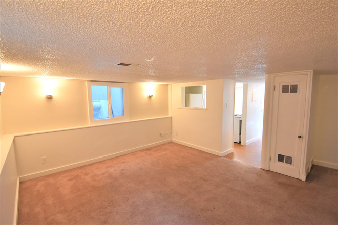 #16 - 1020 13th St. (2BR/1BA) Apartments