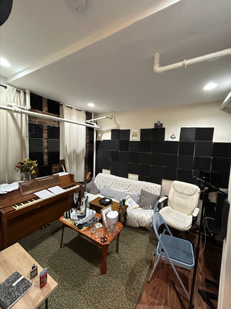 Bedroom - 4 Bed Available 9/1/26! *CONTACT NOAH 603-470-8181 Apartments