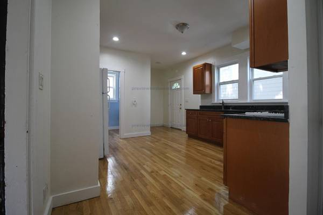 Call NOW for showings! 617-236-8600 - MANSFIELD ST - HUGE LOWER ALLSTON 7BR HOUSE FOR *9/1/2026* W/ 2 BATH, LNDRY, PRKNG, BSMNT, YARD, EIK