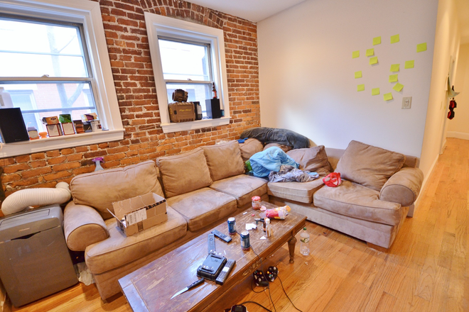 . - Amazing 4BR on Haviland St for 9/1! Exposed Brick wall Apartments