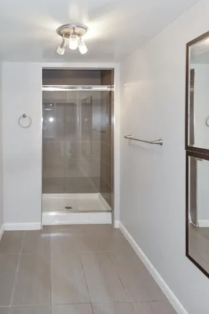 Bathroom 1 - Fully Furnished, 4 Bedroom Apartment On The Hill, Very Close To Campus