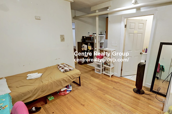 Bedroom - Spacious 2-bedroom unit in great location! Heat & Hot Water included! Apartments