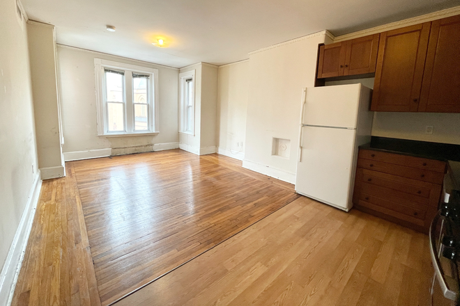Call NOW for showings! 617-236-8550 - SAINT STEPHEN ST - TOP FLOOR 3BR/1BA IN SYMPHONY FOR *9/1/2026* W/ LNDRY IN BLDNG, OPEN LAYOUT, DW! Condo