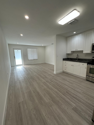 Common - Pinecrest Duplex 4 miles from campus