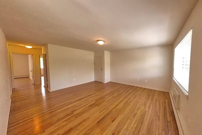 hall - Private bedroom for 900 per month including all utilities near CUA Apartments