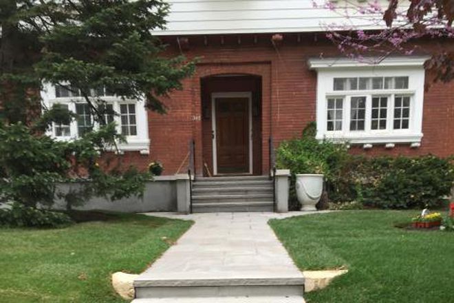 House picture street view - Spadina & Davenport ( M5R 2Y3 ) north of Casa Loma, bright 1 bedroom 2nd fl, new kitc