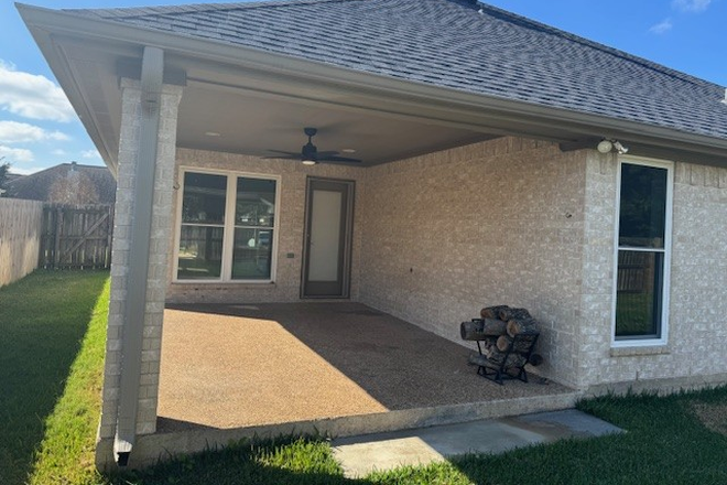 patio - 3 BR, 2 bath house in quiet neighborhood