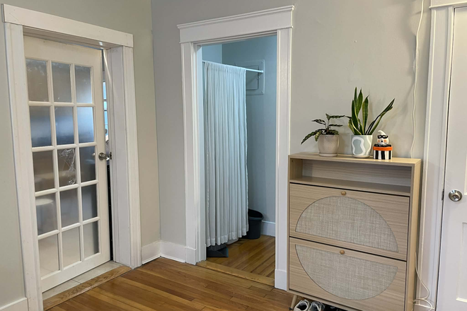 Living - 1 private room in a 2 bed room apartment