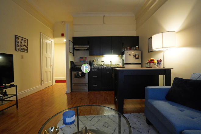 2 - NOW-JAN 2026- Beautiful Studio & 1 Bed Downtown Apartments. Lots of Amenities
