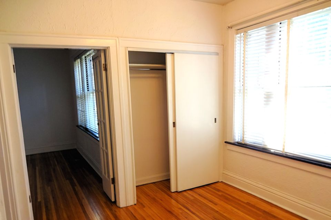 Front Bedroom - Manhattan Apartment Building, close to campus