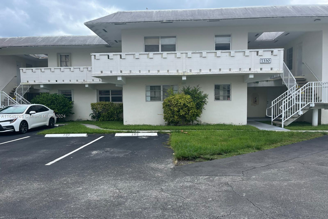 Exterior - Gorgeous 2 bedroom 2 bath in a great location! Apartments