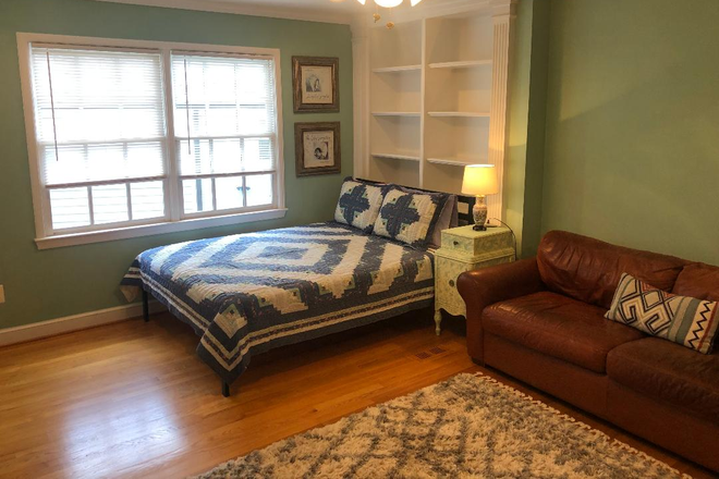 Clean bright room with hardwood floors! - $900/ Room for rent; great location close to DC! (Bethesda, AU,GU, NIH) House