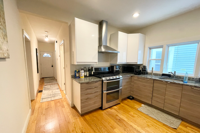 Call NOW for showings! 617-236-8600 - SUDAN STREET - LOVELY DORCHESTER 3 BED W/ LAUNDRY IN THE UNIT! *AVAIL 9/01/2025* Apartments