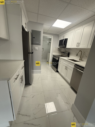 Kitchen - Comm Ave Studio Kenmore Sq Apartments