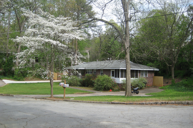 Duplex on a Cul-de-Sac - CHARMING TWO BEDROOM - WALK TO EMORY/CDC 0.9mi