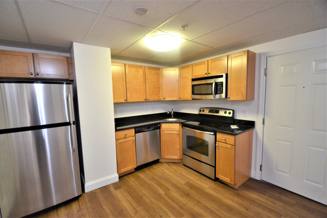 . - Renovated 2 Bed 1 BA on Westland Ave Avail 9/1