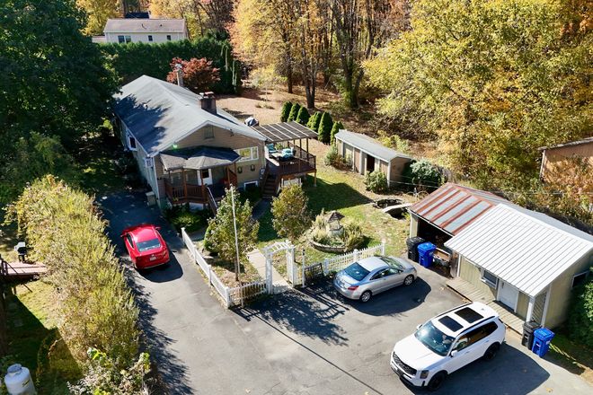 Drone view 1 - 103 Pelham Road | 5+ Bedroom (plus Additional Room Downstairs) House