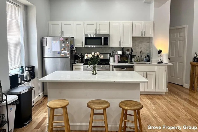 kitchen - subletting room
