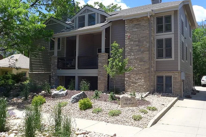 Street View - Spring Sublease! Very nicely furnished apartment in Goss Grove, Close to Campus!