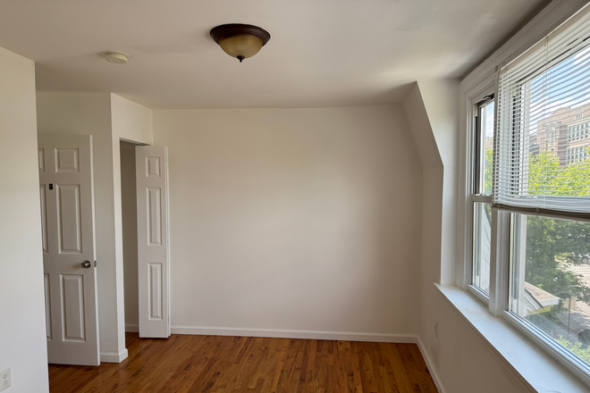 Bedroom - Spacious accommodations at the University City Townhome