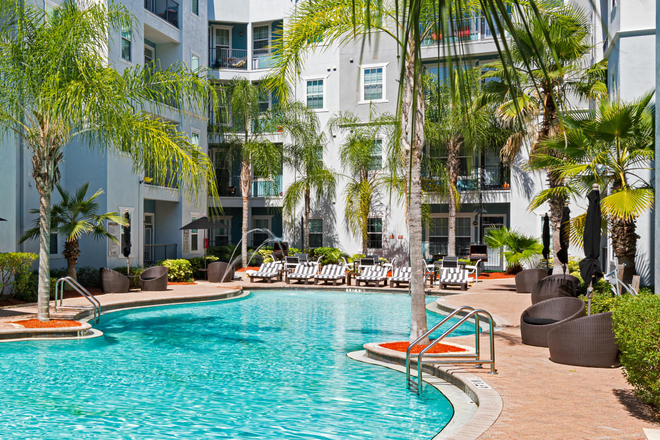 Community Pool area - 4050 Lofts 3x3 Style Apartment