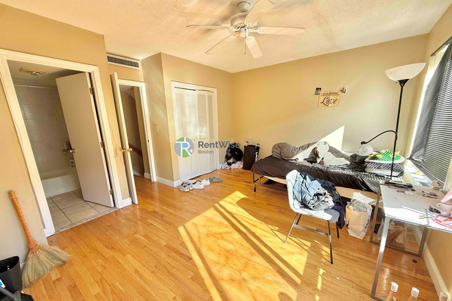 Bedroom - AVAIL 9/1! Luxury Condos in Allston. W/D in unit. Closed to MBTA/Bus Routes. NO FEE & NO SEC