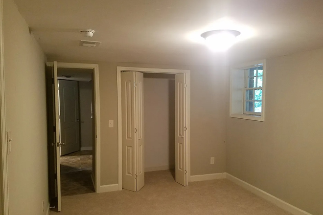 big bedroom downstairs with private bathroom or shared. - Student Housing Rooms for Rent, 5.4 miles from Marietta campus, Marietta House