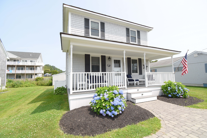 Outdoor Deck - 68 Chestnut Avenue House