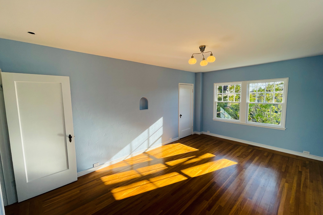 Front room - Classic Charming Fourplex between UCB, Berkeley Bowl, and Whole Foods Triplex