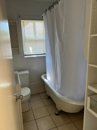 BATHROOM - BART/BUSES/EMERYVILLE BOARDER/UCBERKELEY