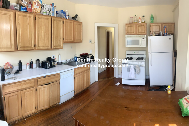 Kitchen - Huge 4 bed on Tremont St. In Mission Hill with 2 full bathrooms! Apartments