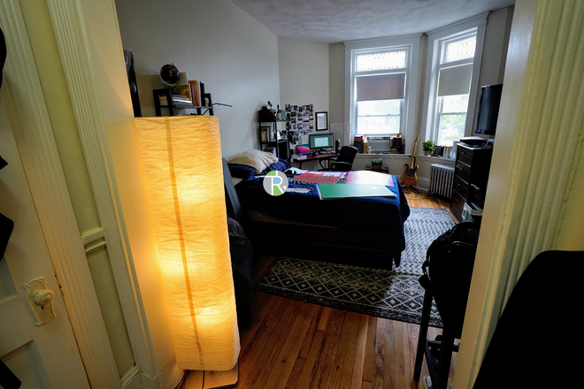 1 - SEPT 2026-Huge Comm Ave Studio w/ H/HW inc. NO FEE! Apartments