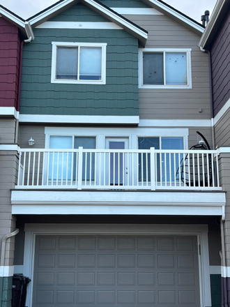 Outside street view - Room Sublet in Town House