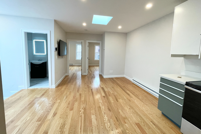 Kitchen - 4BR South End Apartment Steps from Northeastern