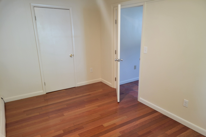Front Bdrm Downstairs - 131 West Spring St., Rent $2,550.00 Apartments
