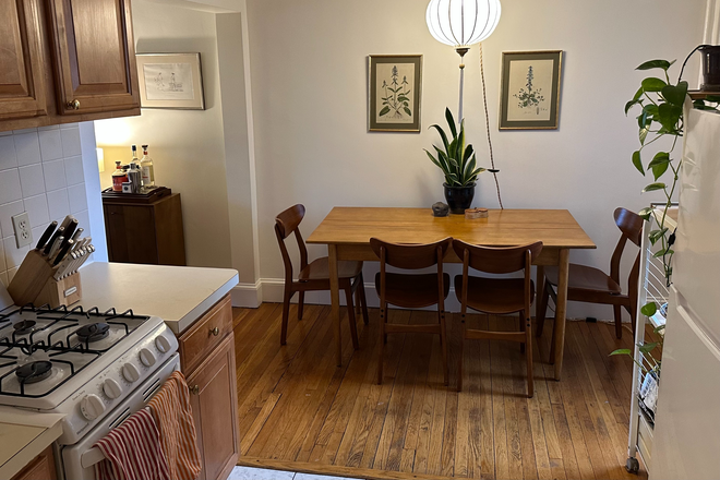 Dining area - Summer Sublet-- Beautifully Furnished 800+ Sq. Ft. 1BR overlooking Harvard Yard Apartments