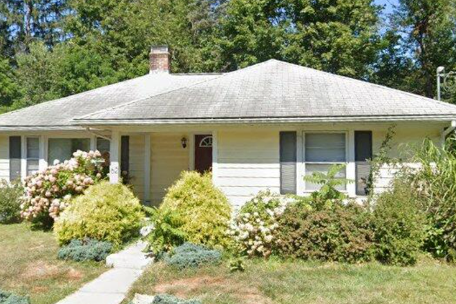 Exterior front - 62 Kellogg Avenue - 3 Bedroom House close to downtown Amherst