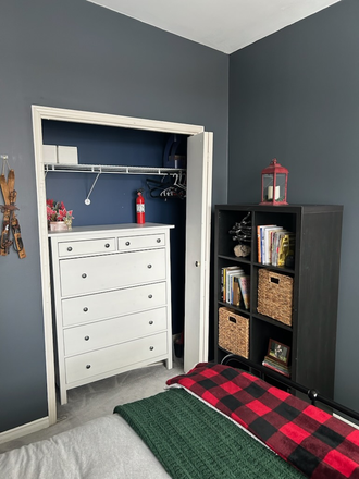 Furnished Bedroom - PRIVATE ROOM FOR RENT IN QUIET HOUSE IN THE HEART OF LAWRENCE PARK – IDEAL FOR SERIOUS STUDENTS