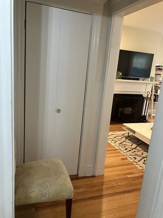 . - Spacious 2 Bed / 1 Bath w/ Heat and Hot Water Included - near campus! Available NOW!!! Apartments