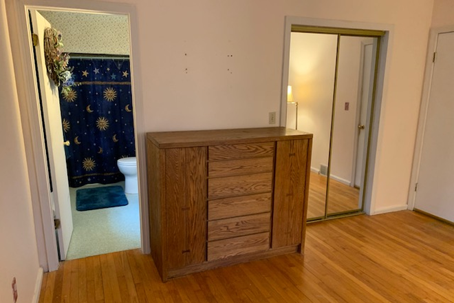 walk in closet - Quiet Private Room rural area perfect for Students finishing up NO Lease Required. House