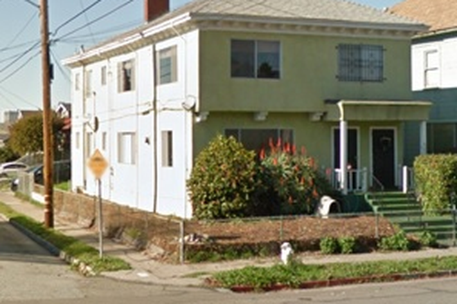 Exterior - Large 2Bed/1Bath lower unit Duplex