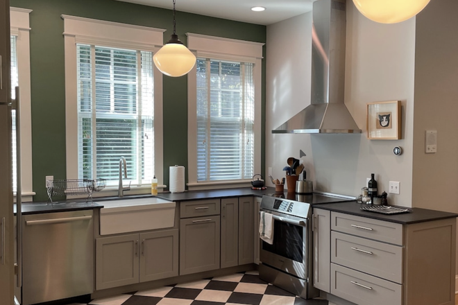 Kitchen - FURNISHED CARRIAGE HOUSE APARTMENT